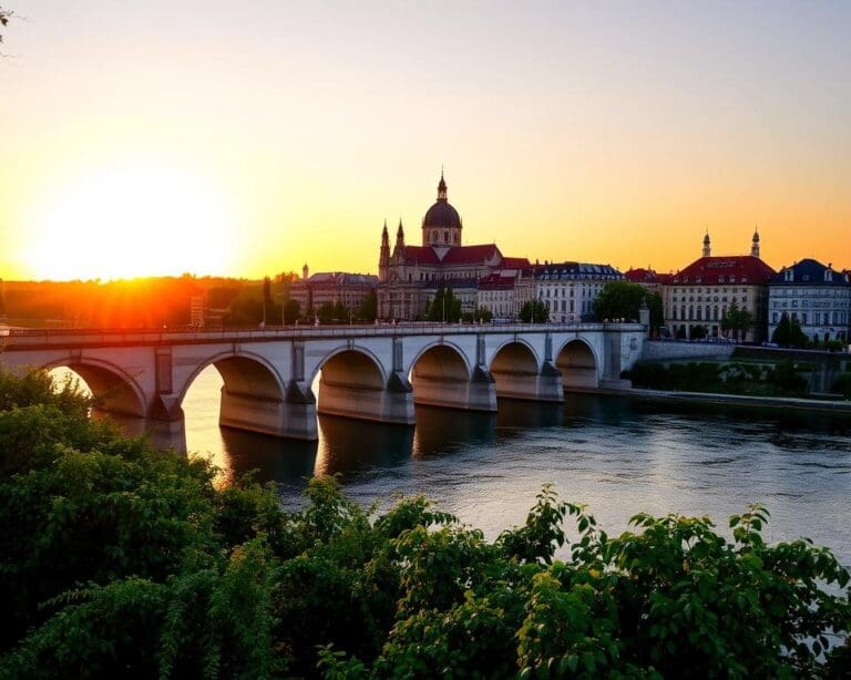 Regensburg: Steinerne Brücke und Domstadt